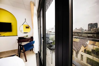 Deluxe Double/Twin avec balcon et blanchisserie gratuite — Chez Mimosa Petite - Free Laundry